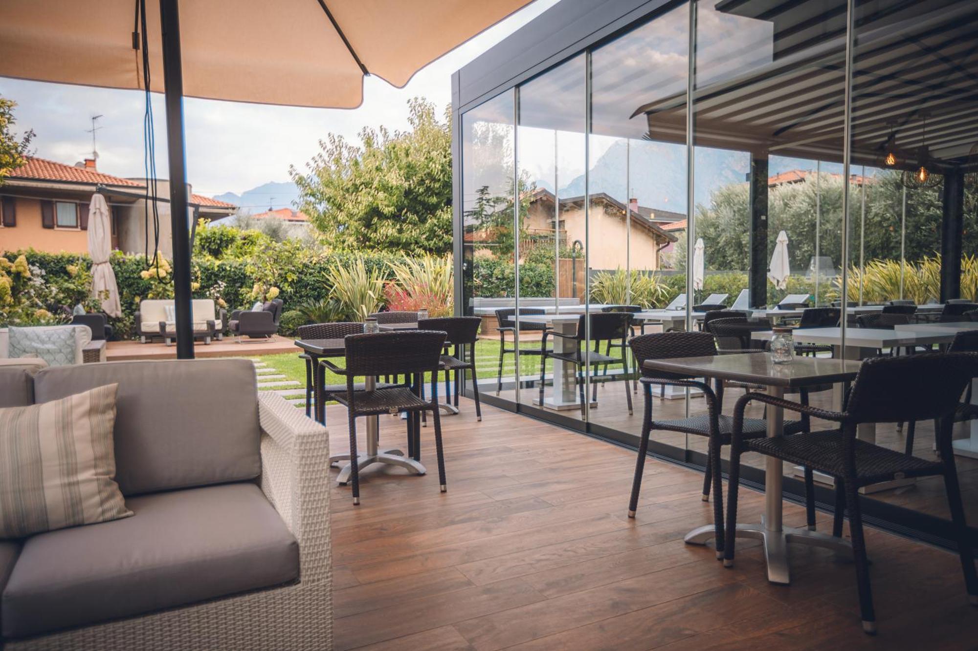 Hotel Villa Alberta Nago-Torbole ภายนอก รูปภาพ