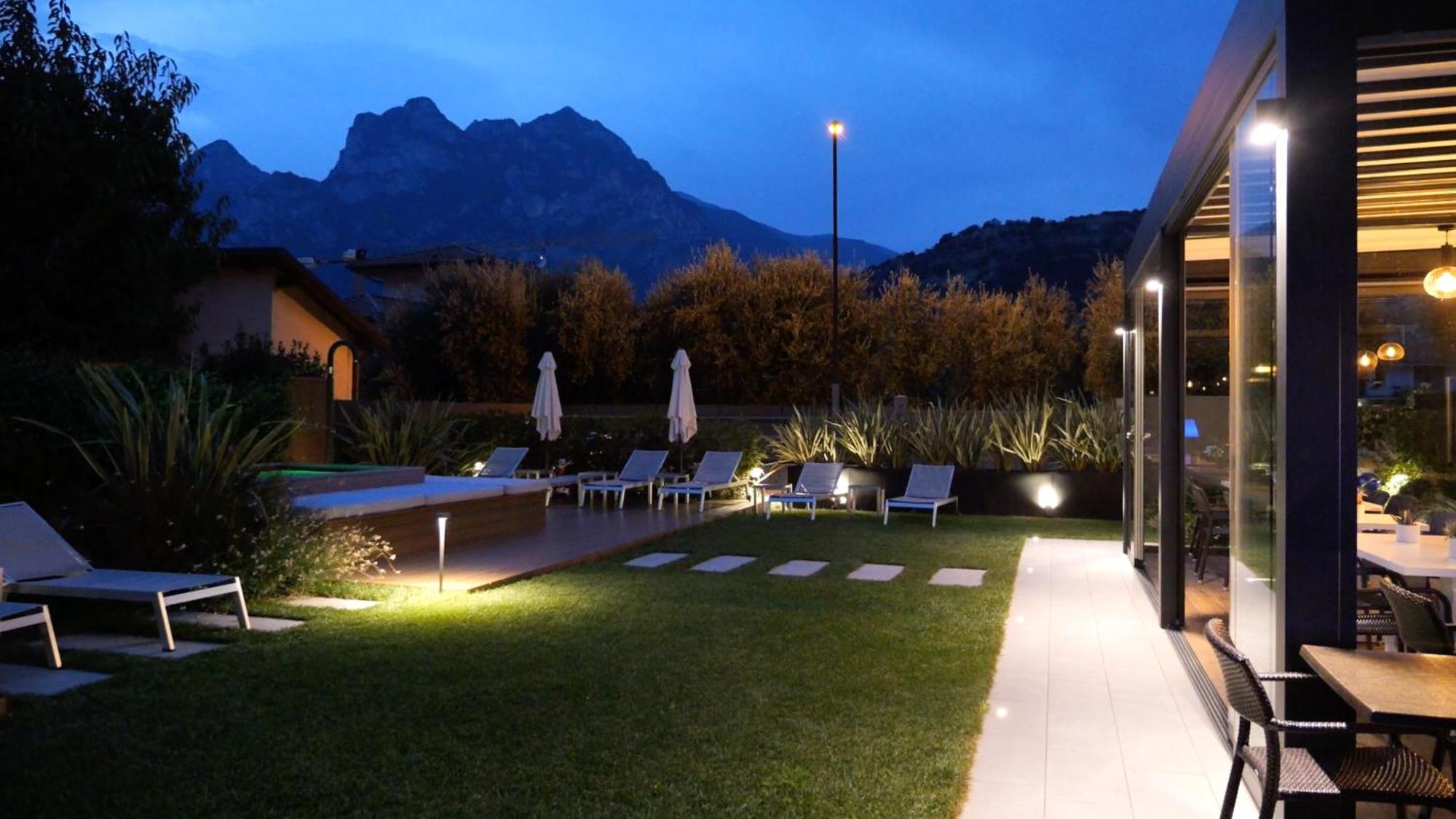 Hotel Villa Alberta Nago-Torbole ภายนอก รูปภาพ