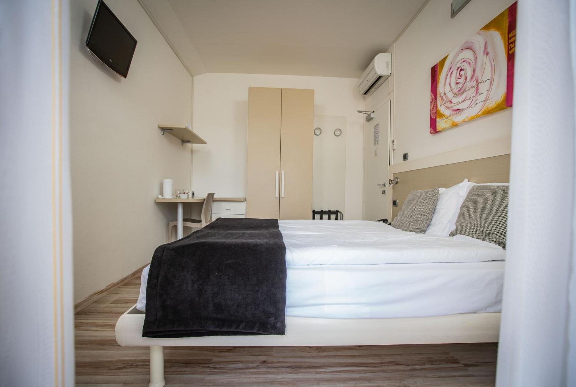 Hotel Villa Alberta Nago-Torbole ภายนอก รูปภาพ