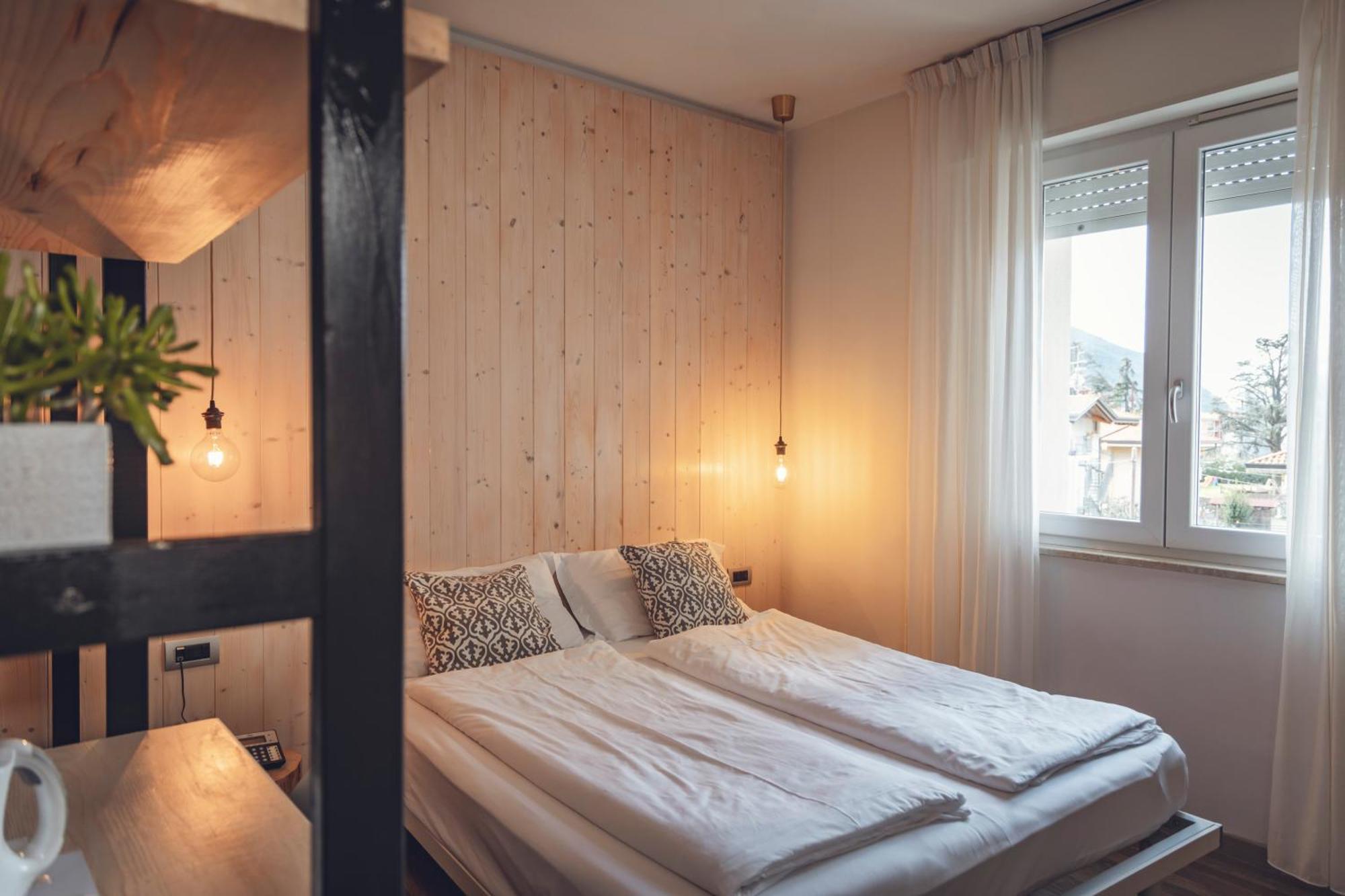 Hotel Villa Alberta Nago-Torbole ภายนอก รูปภาพ
